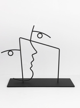 现代简约创意金属黑色人物摆件样板间家居客厅电视柜桌面工艺饰品