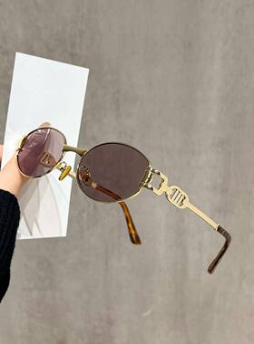 2026新款太阳眼镜女明星旅行拍照防紫外线遮阳潮素颜百搭墨镜