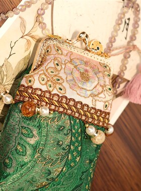 春季新款新中式国风手工刺绣花斜挎链条手机包女包