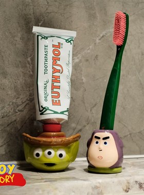 玩具老友记三眼仔太空人巴斯公仔牙刷架笔架浴室置物装饰摆件