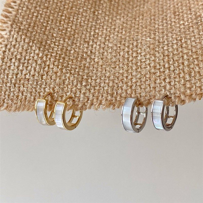 圈圈耳钉女夏季小众设计高级感气质精致耳扣耳饰简约法式贝母耳环,淘宝优惠券,粉丝福利购,淘宝优惠卷