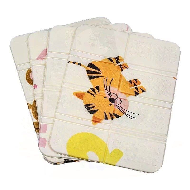 旅游神器折叠坐垫防潮垫便携式坐垫外出轻便老人遛弯户外地垫