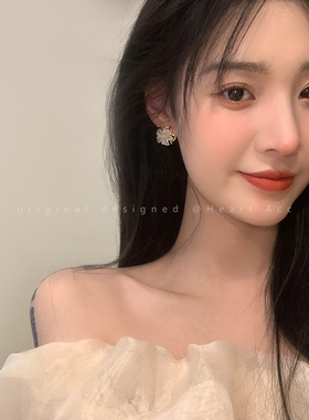 法式高级感花朵2026耳钉耳夹女