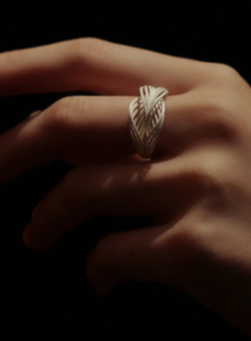 简约花蕊镂空高级设计感戒指