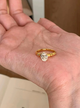 轻奢椭圆鸽子蛋叠戴仿钻戒