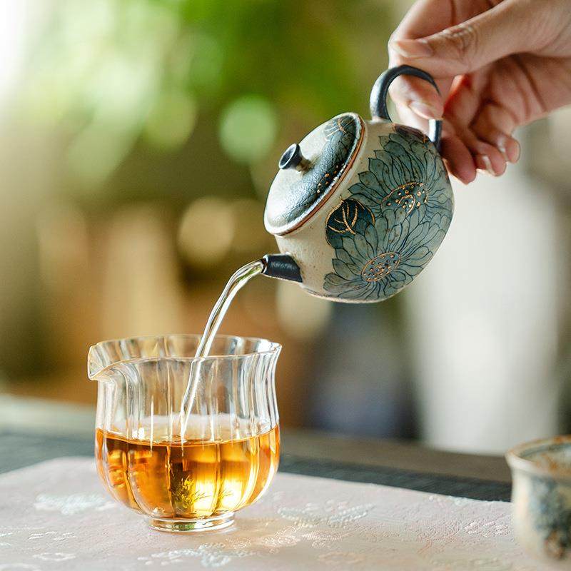 青花火石红描金纯手绘荷韵茶壶家用创意单个泡茶器陶瓷泡茶壶,淘宝优惠券,粉丝福利购,淘宝优惠卷