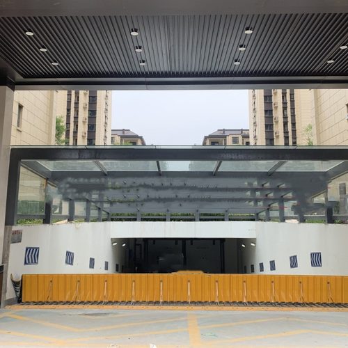 防洪闸门挡水板无需电力人员值守地下车库地铁站液压全自动防洪闸 - 图1