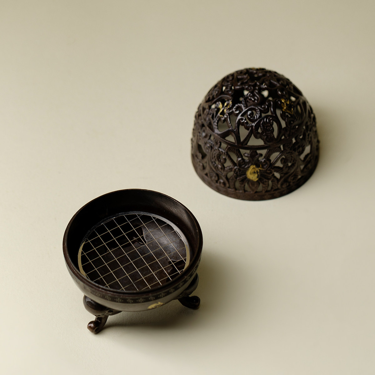 里作原创复古镂空盘香炉仿古做旧香薰炉香道炉家用室内铜香炉摆件,淘宝优惠券,粉丝福利购,淘宝优惠卷