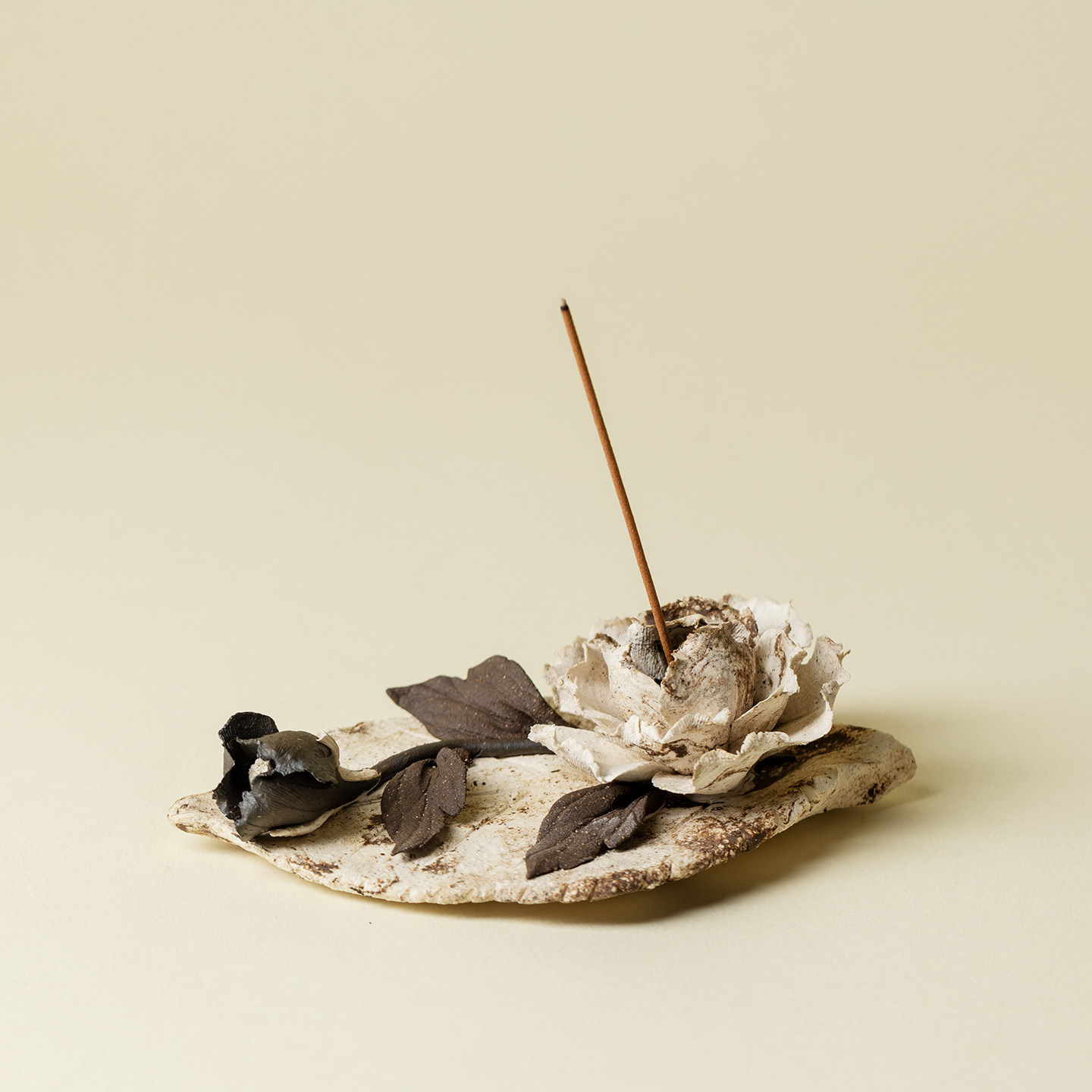 里作非遗手捏花瓣线香插底座香炉扩香器香薰炉居家摆件送闺蜜礼物,淘宝优惠券,粉丝福利购,淘宝优惠卷