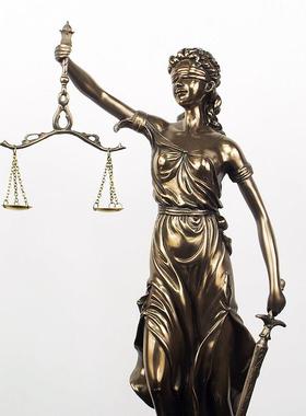 仿铜正义公平公正女神雕塑雕像司法院律师事务所天平法律摆件礼物