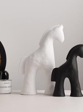 现简约创意马摆件工艺品软装客厅玄关桌面装饰品电视柜酒柜摆设