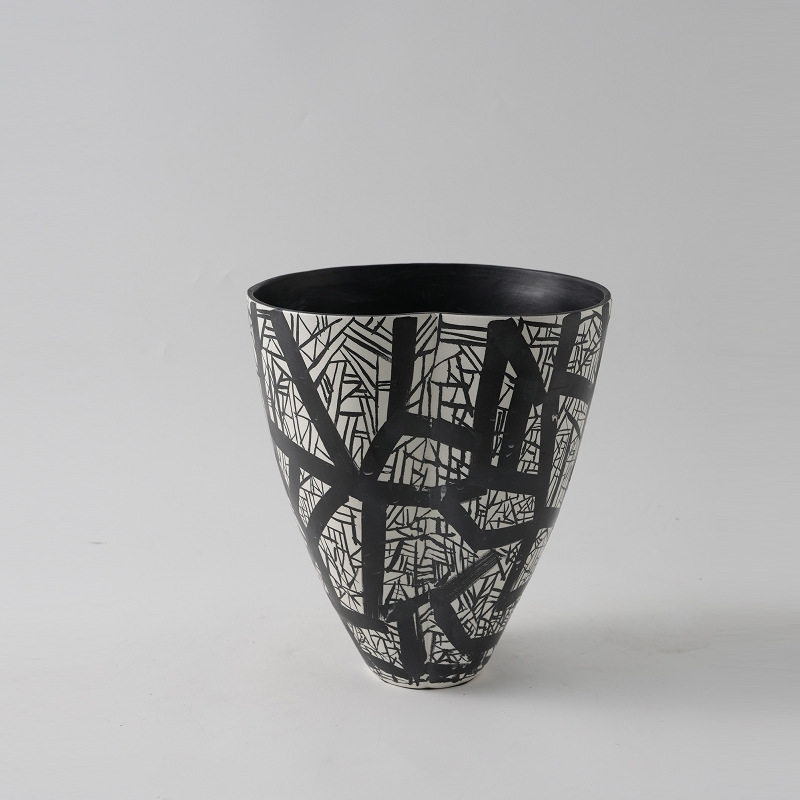 简约现代黑白手绘异形陶瓷花瓶酒店民宿客厅家居饰品高级感插花器,淘宝优惠券,粉丝福利购,淘宝优惠卷