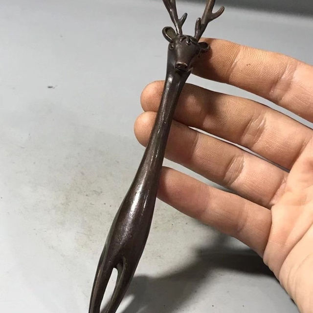 Tea ceremony utensils, deer teapot, lid, solid carving, antique miscellaneous pieces, deer head plug, ornaments