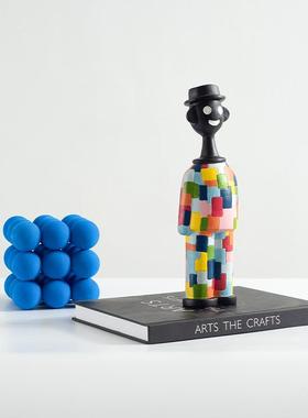 现代客厅电视柜旁装饰品摆件创意卡通大眼兔艺术品样板间酒柜软装