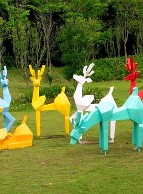 户外仿真玻璃钢几何鹿雕塑彩绘梅花鹿摆件庭院花园景观美陈装饰品
