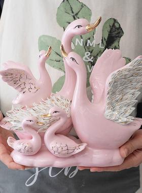 现代简约陶瓷天鹅创意客厅一家五口酒柜装饰家居饰品结婚送礼摆件