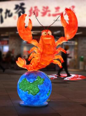 户外龙虾炒鸡店门口网红打卡玻璃纤维雕塑商场店铺风景区引流装饰