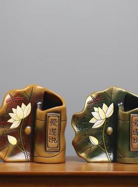 谢毕业送老师礼品教师节礼物办公桌可爱小摆件桌面笔筒陶瓷工艺品