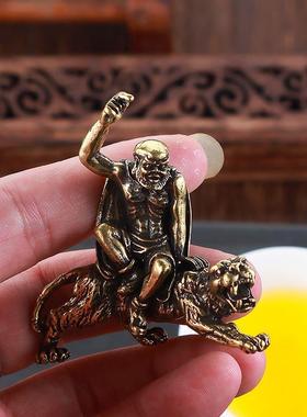 实心铜雕伏虎罗汉镇家宅小摆件古铜艺微雕罗汉铜佛像古玩铜器铜把