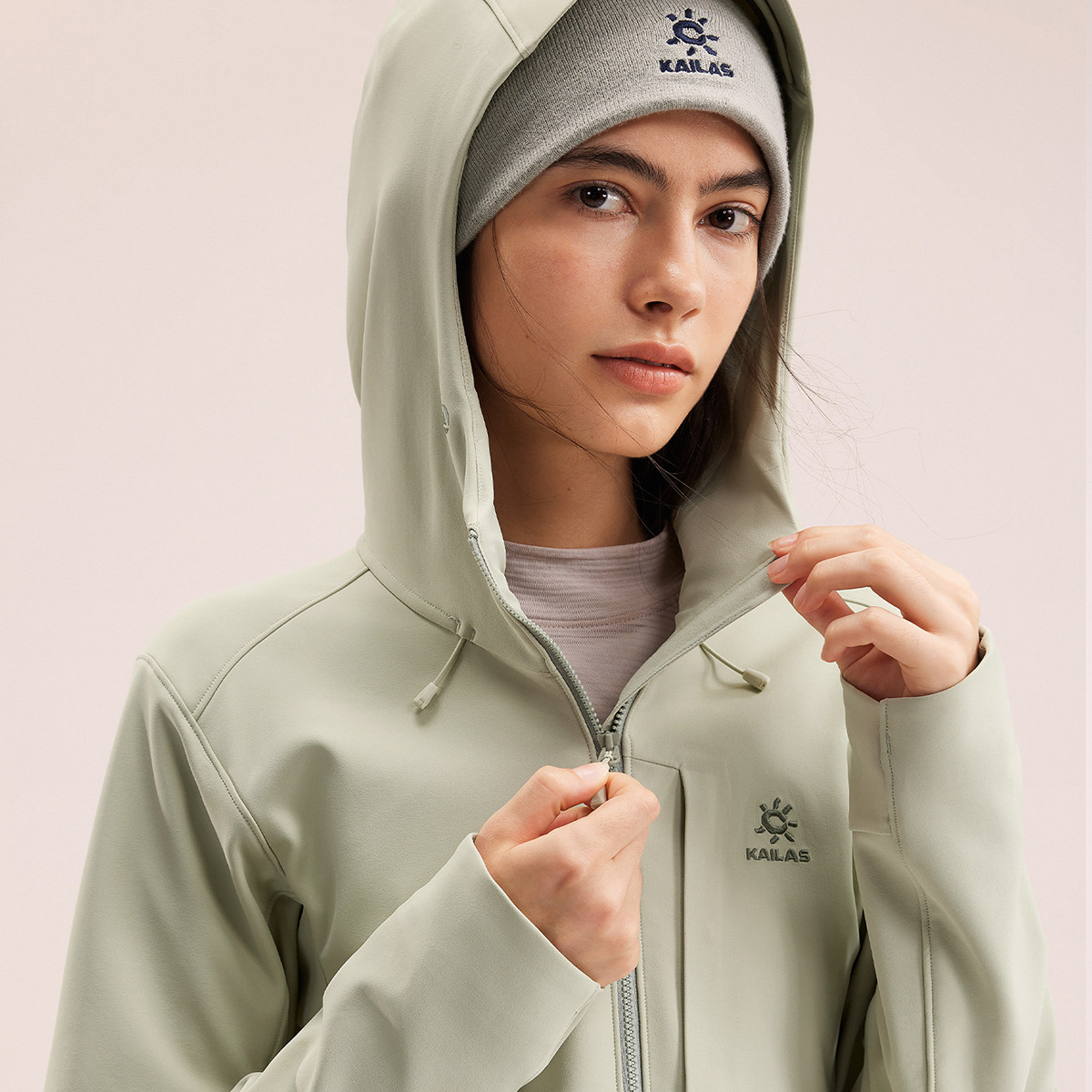 KAILAS凯乐石连帽软壳衣外套防风防泼水薄绒保暖户外轻装徒步女款,淘宝优惠券,粉丝福利购,淘宝优惠卷