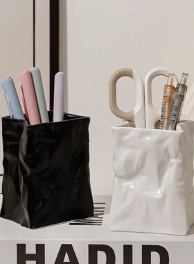 大容量笔筒收纳桶学生化s妆刷办公室书房桌面男女生创意摆件置物