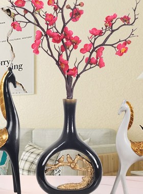 优选现代客厅创意情侣马装饰品摆件家居玄关酒柜电视柜工艺品乔迁