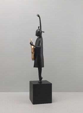 优选现代简约抽象弹吉他人物雕塑金属摆件客厅玄关酒店样板间家居