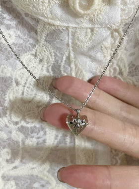 法式绿爱心仿锆石蝴蝶结项链复古