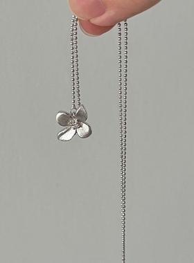 银色不规则拉丝花朵项链