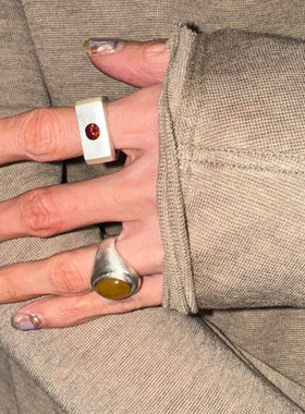 老钱风做旧椭圆蛋面戒指个性独特