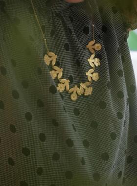 新中式文艺错落生长浮雕花朵项链