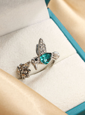 时尚感女配饰小众绿色蜂鸟戒指开口可调节手饰轻奢饰品珠宝