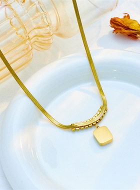 欧美时尚高级感轻奢风祖母绿方糖锆石吊坠锁骨链耳环手链三件套装