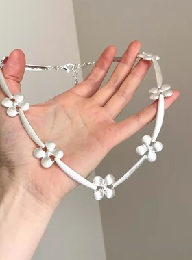 ins风简约磨砂质感银色花朵锁骨链项链轻奢小众设计高级百搭颈链