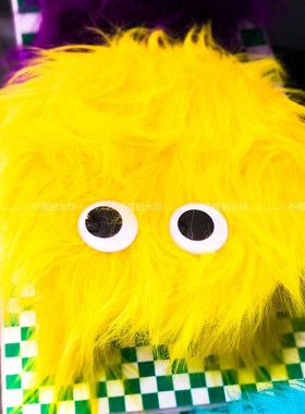 炸毛小怪兽 黑色毛绒椅子小凳子蘑菇凳家居摆件拍照道具网红装饰