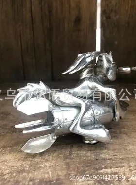 新款Wile E Coyote 兜帽汽车者兔双枪车头装饰摆件