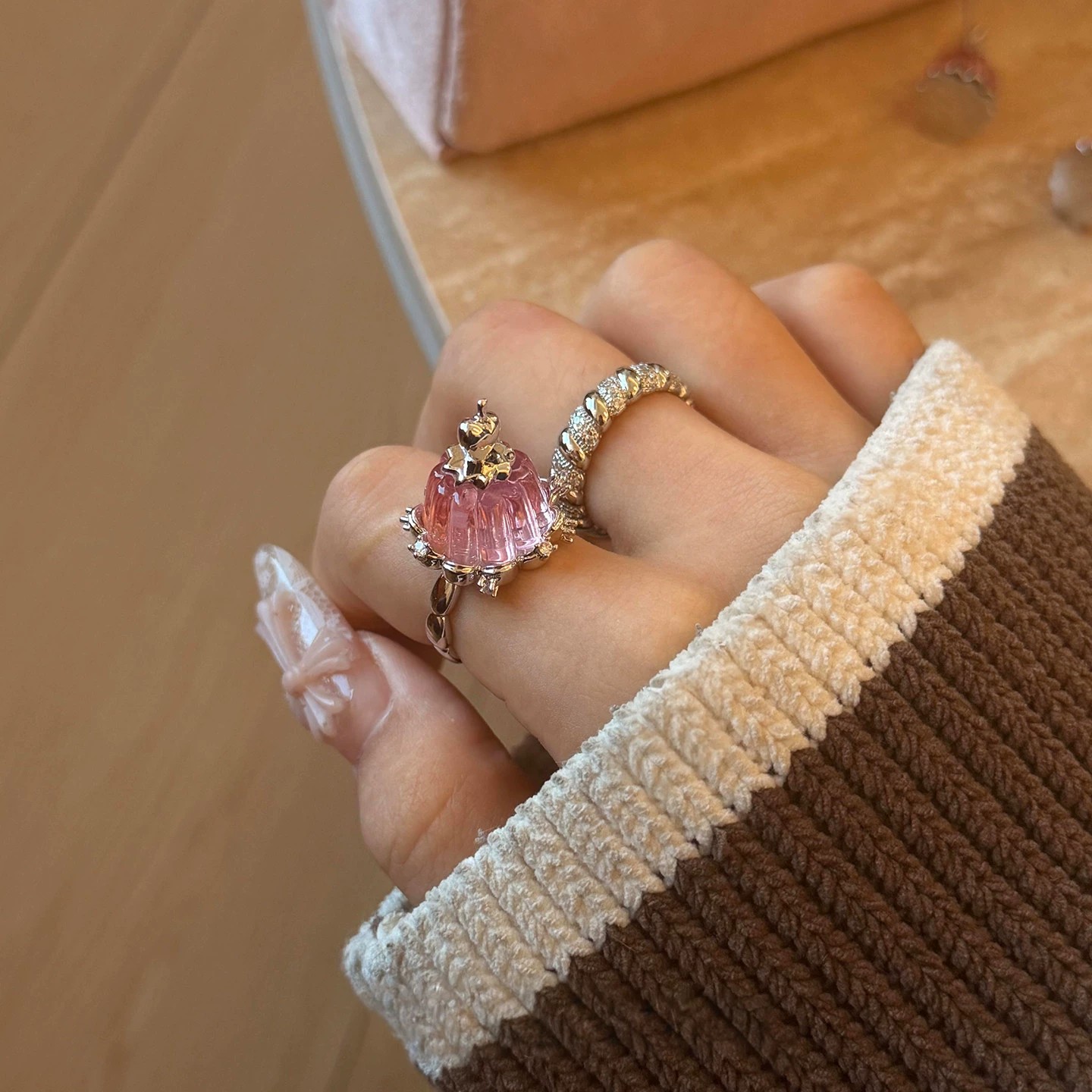 Sweet pink jelly pudding cake ring for women