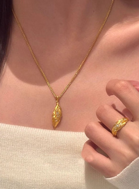 金色微镶拉丝叶片项链女吊坠