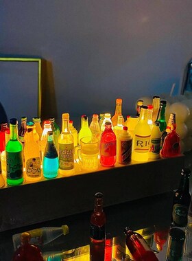 左耳说小酒瓶电脑桌面卧室竞房间氛围夜灯摆件装饰男生科技感