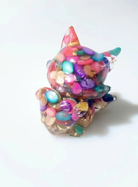 天然水晶树脂碎石抱心九尾狐狸 古风公仔狐狸娃娃机小摆件