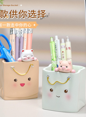 笔筒可爱手工摆件高级感创意办公桌面装饰笔盒树脂公仔办公室礼物