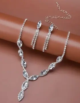 镶钻菱形水晶项链轻奢高级感气质锁骨链法式复古项饰女