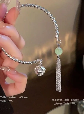 手链女高级感个性礼年新款女汉服轻奢宫廷设计和田钰铃铛手镯