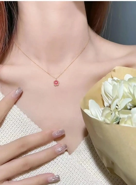 桃花花朵项链女夏季2025年新款轻奢小众设计感高级锁骨链吊坠