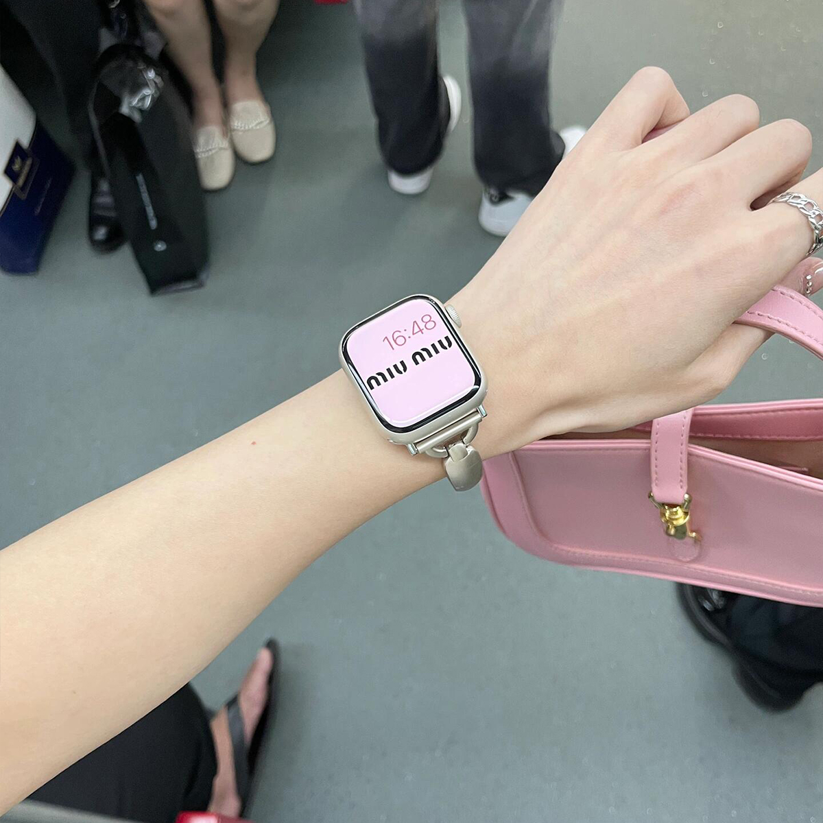 适用苹果s10手表表带iwatch11手镯款不锈钢applewatch8夏季10爆款透气防水7智能6高级女款se替换腕带创意新款 - 图1