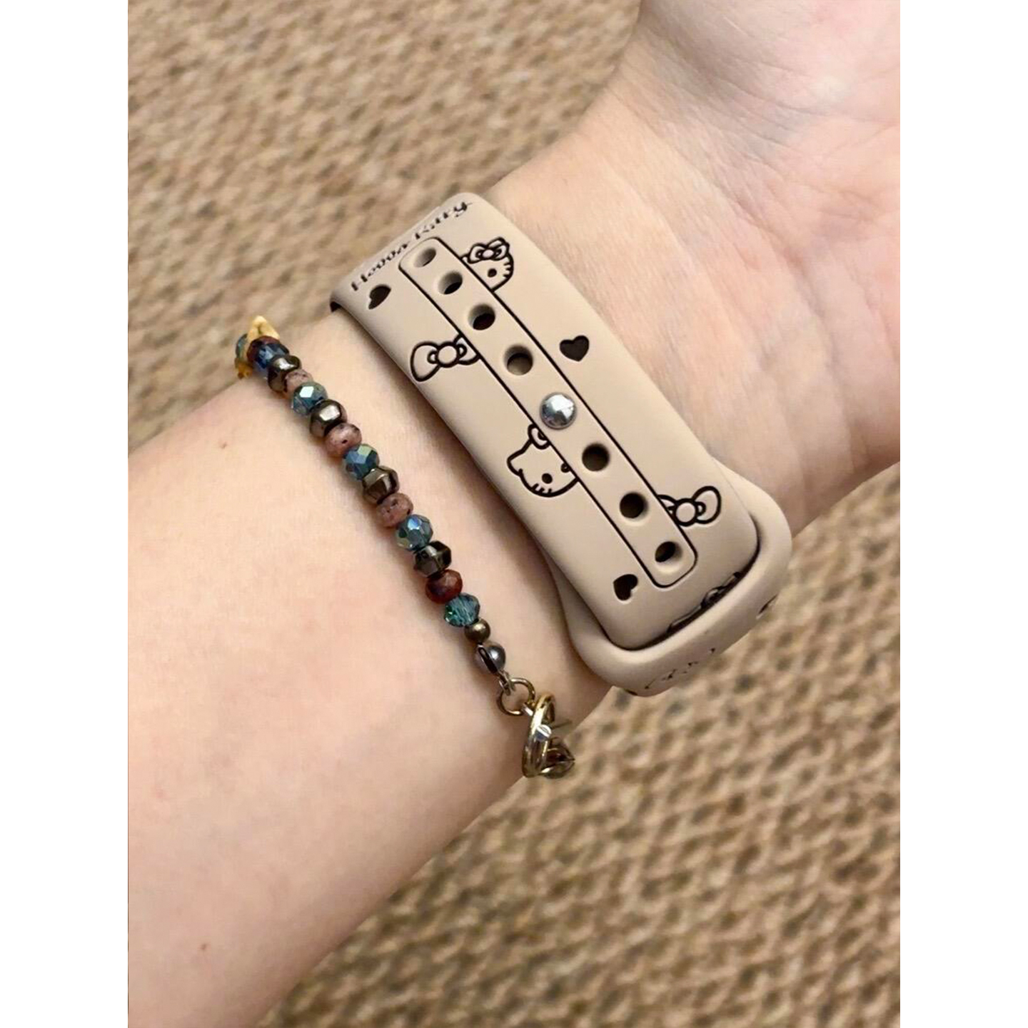 撞色KT猫适用applewatch硅胶表带iWatch11/10/9/8凯蒂猫印花蝴蝶扣柔软苹果手表ultra运动透气可爱腕带女秋冬 - 图3