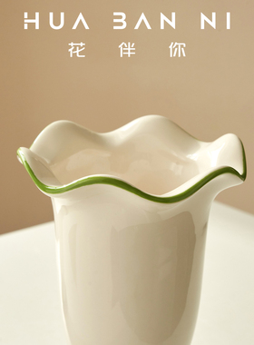 轻奢高级感白色陶瓷花瓶摆件