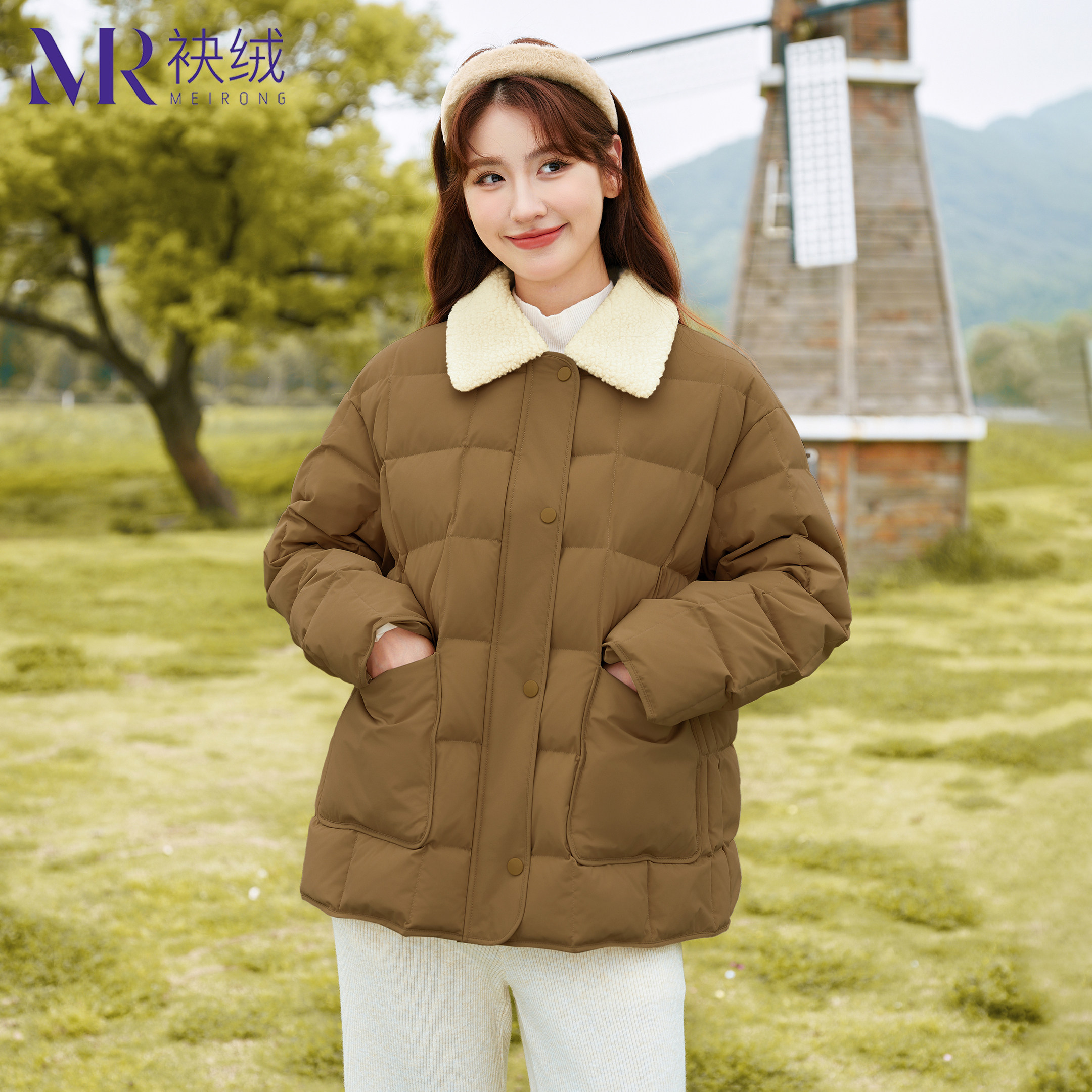 袂绒羽绒服女短款2025新款羊羔绒翻领撞色设计小个子冬季保暖外套