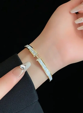 真金电镀锆石字母开口手镯小众简约高级感手环时尚百搭手饰女