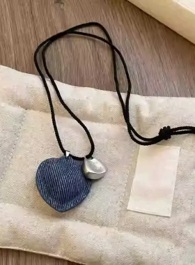 皮革爱心字母豹纹编织绳项链秋冬高级感毛衣链个性时尚新款项饰女